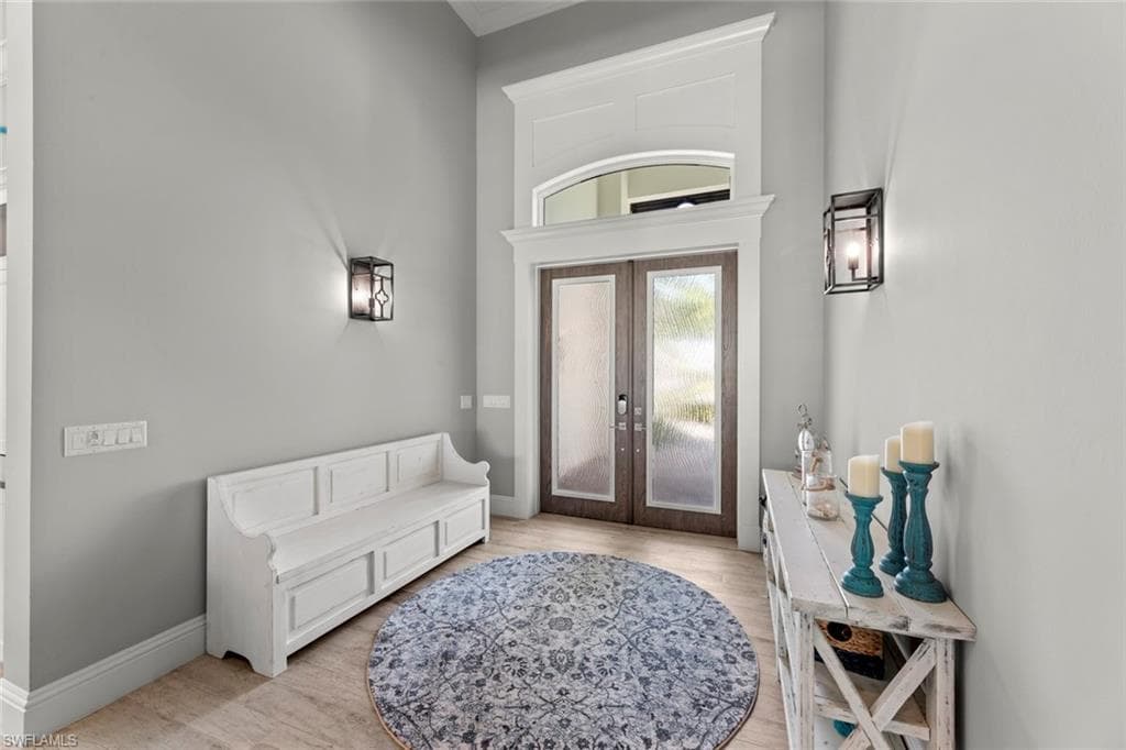 921 Cape Estates Cir, Cape Coral, FL 33993-7