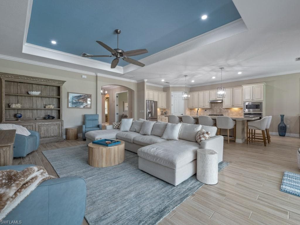 9459 Campanile Cir, Naples, FL 34114-4