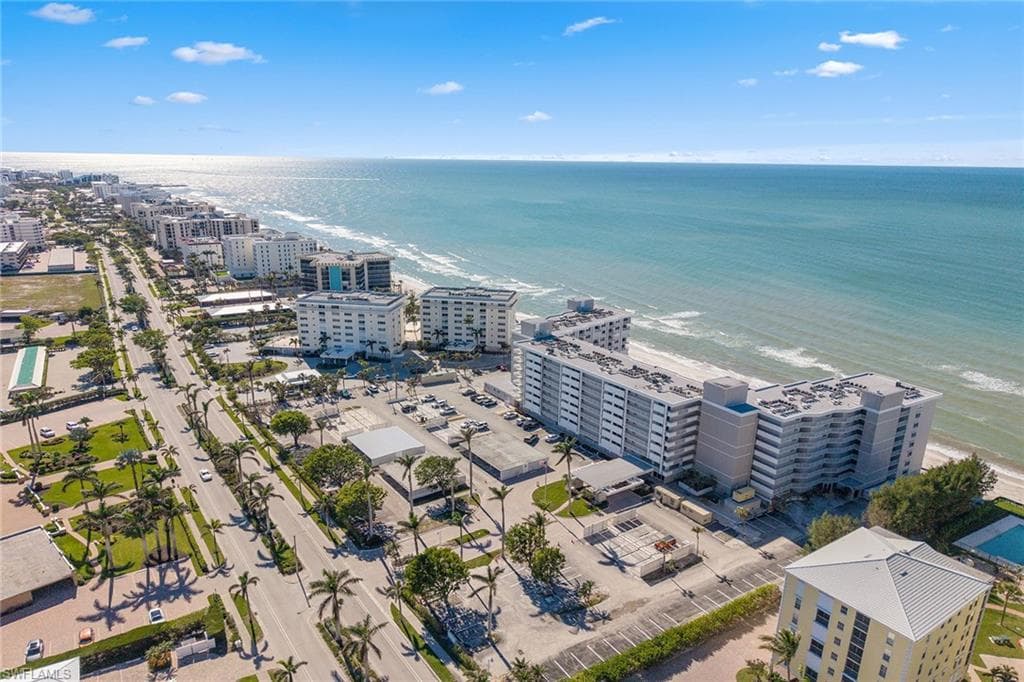 3443 Gulf Shore Blvd N 813, Naples, FL 34103-5