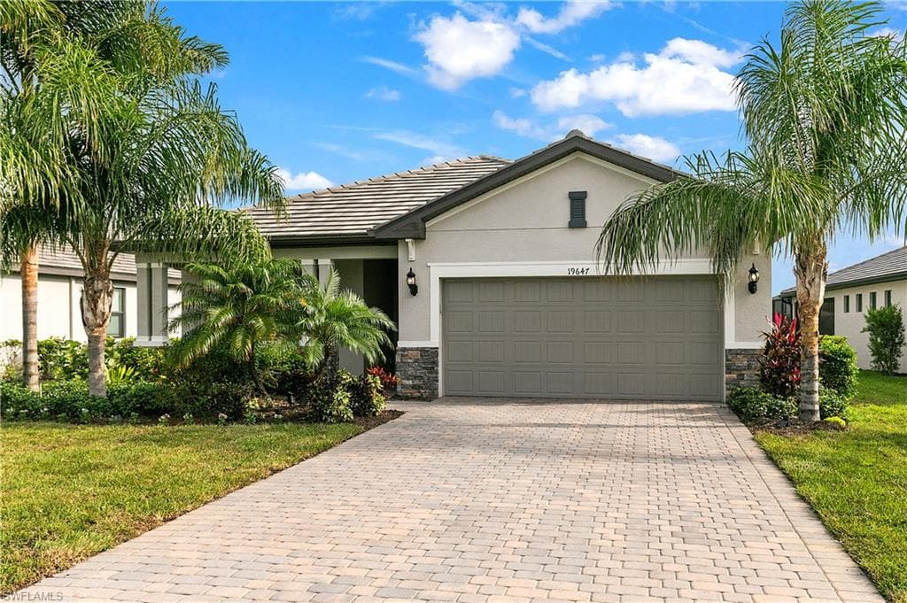 19647 Deming Ln, Estero, FL 33928-31