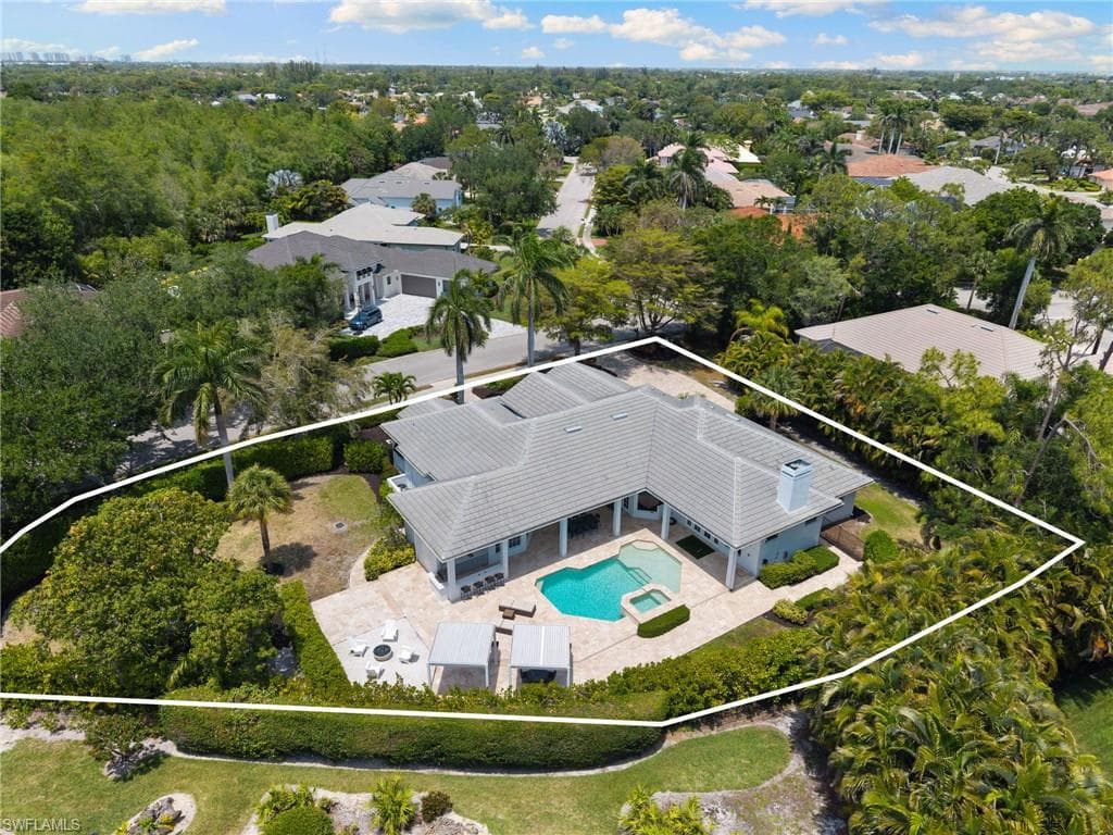 2274 Hawksridge Dr, Naples, FL 34105-8