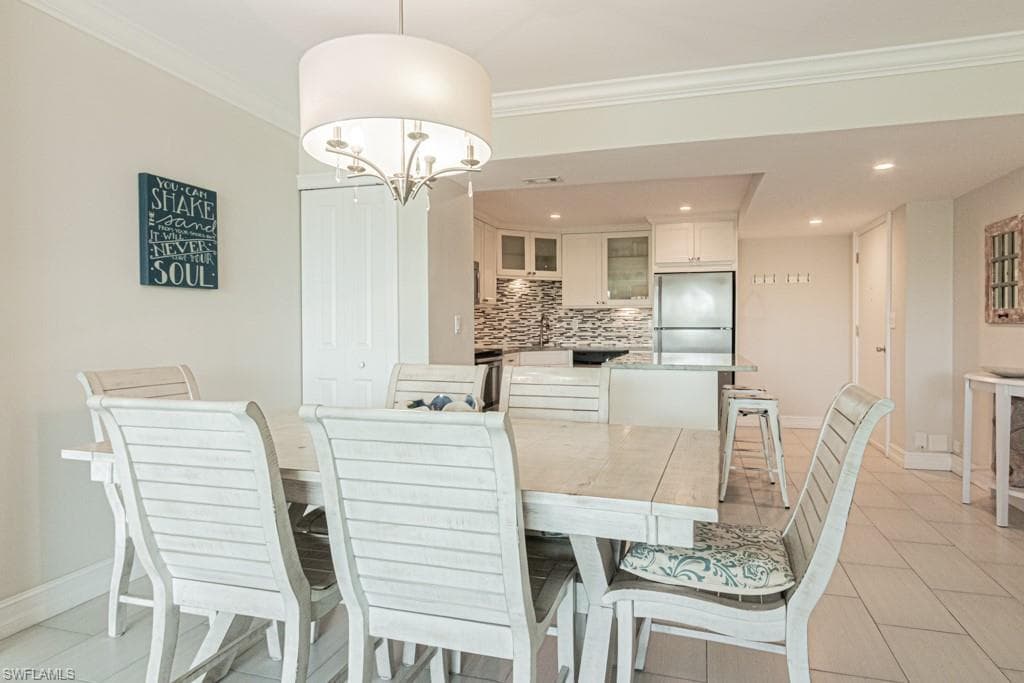 5 Bluebill Ave 303, Naples, FL 34108-9