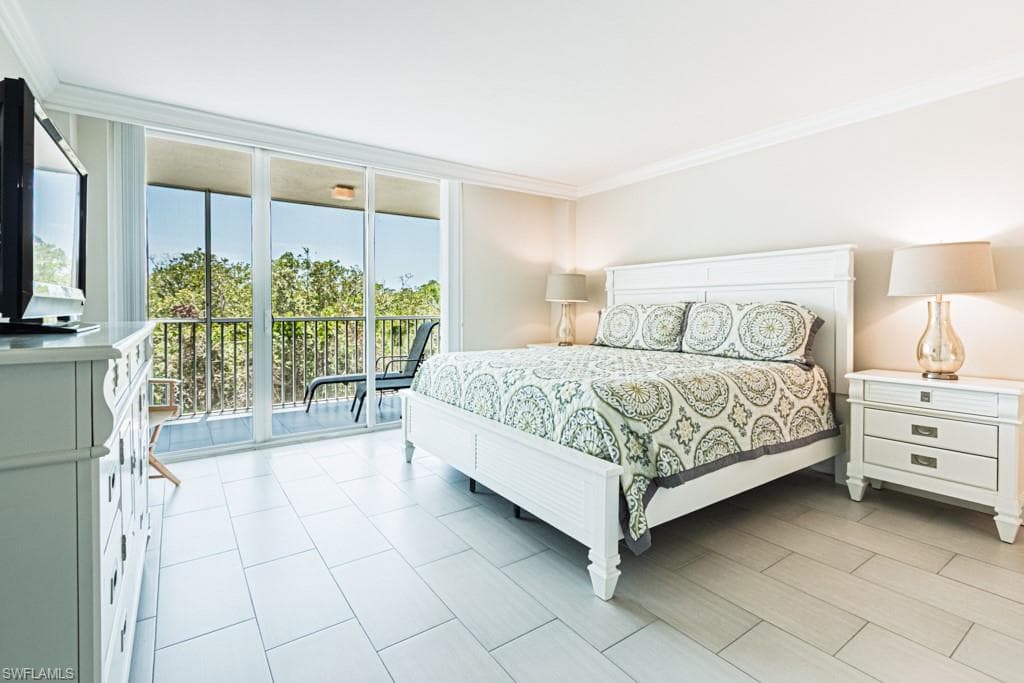 5 Bluebill Ave 303, Naples, FL 34108-12