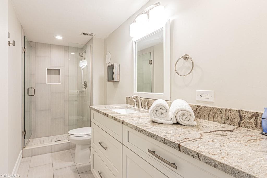 5 Bluebill Ave 303, Naples, FL 34108-17