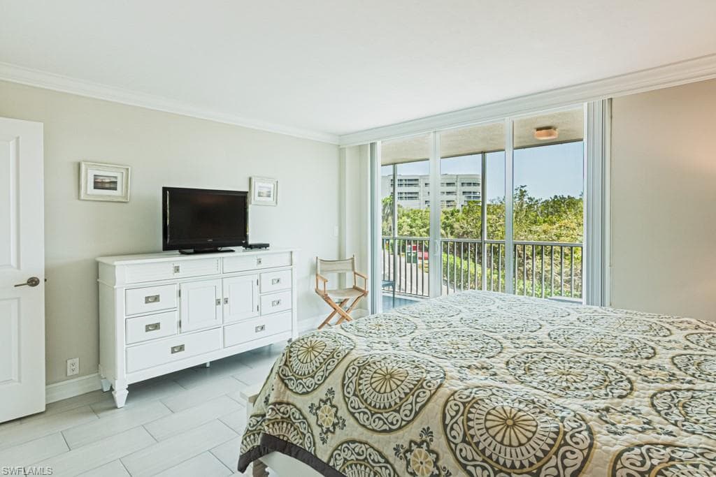 5 Bluebill Ave 303, Naples, FL 34108-21