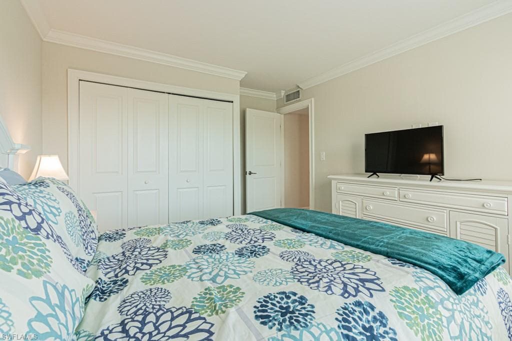 5 Bluebill Ave 303, Naples, FL 34108-22