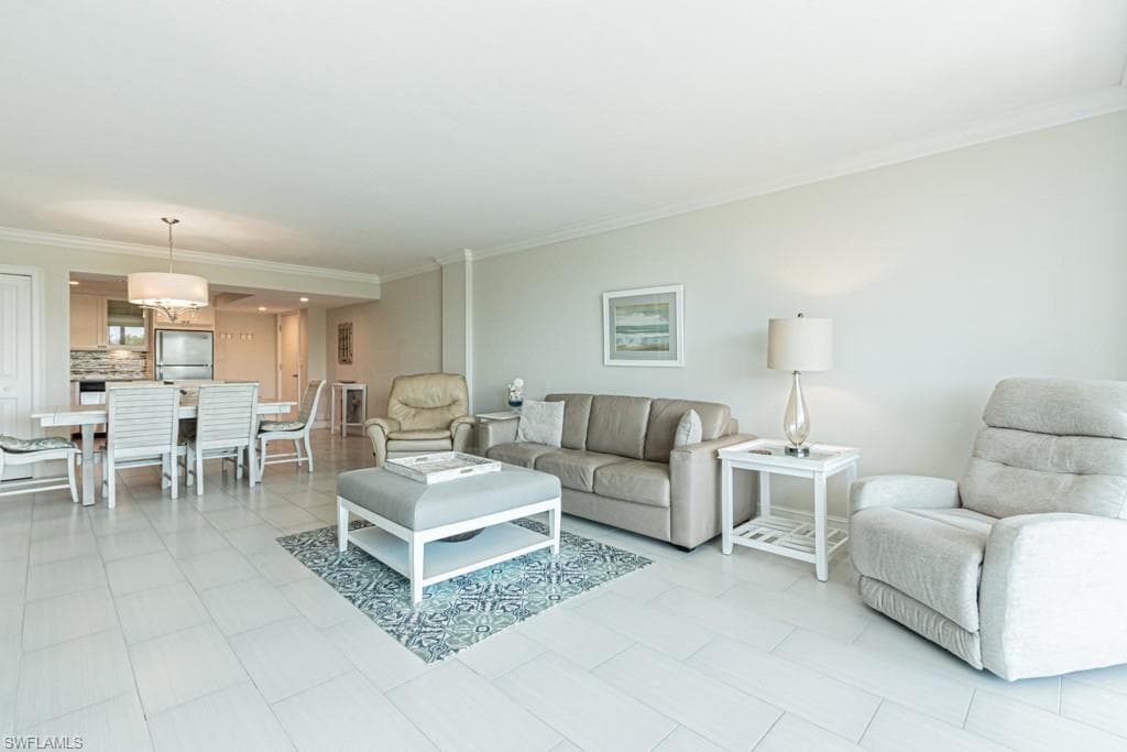 5 Bluebill Ave 303, Naples, FL 34108-27