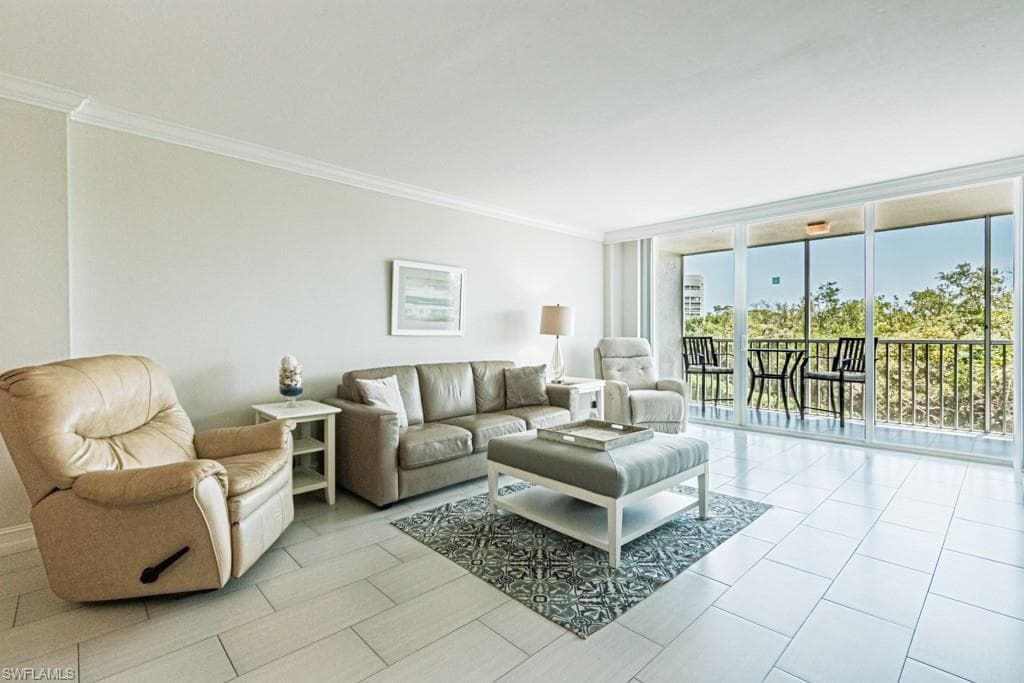 5 Bluebill Ave 303, Naples, FL 34108-28