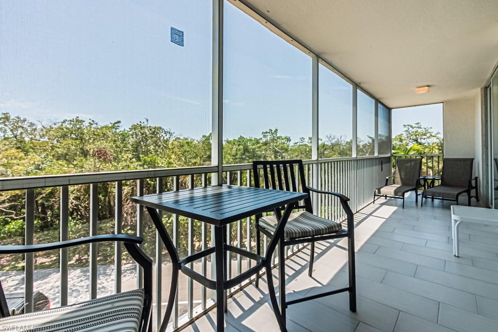 5 Bluebill Ave 303, Naples, FL 34108-31
