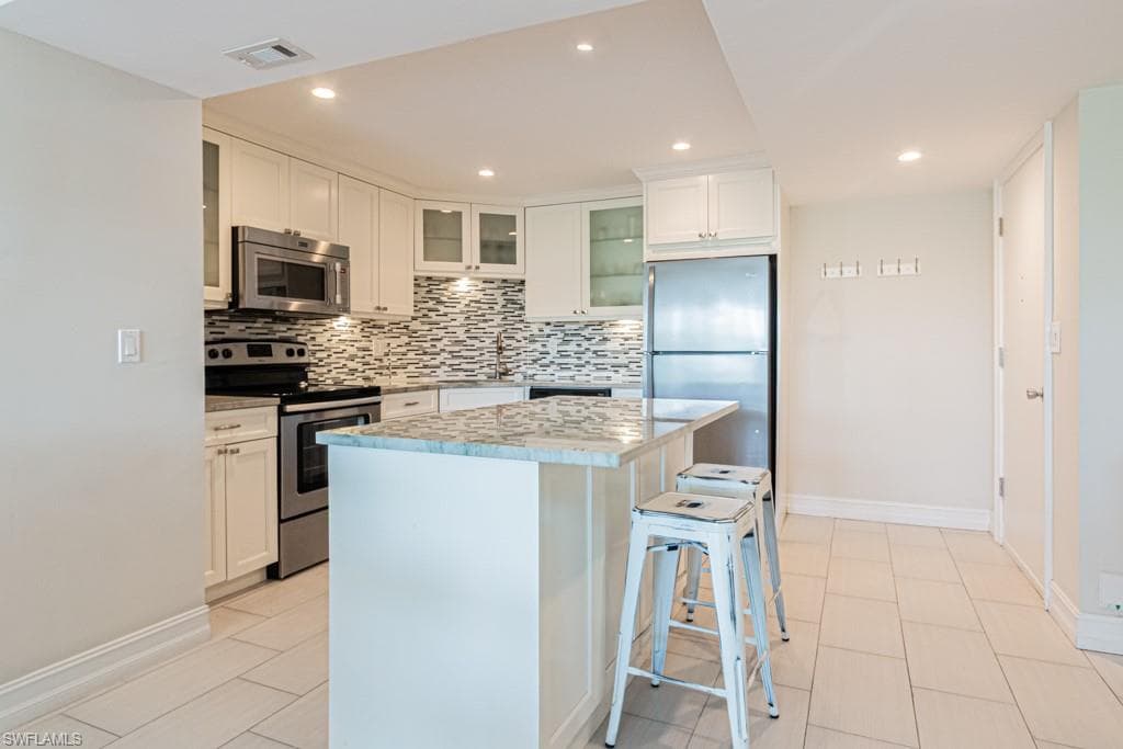 5 Bluebill Ave 303, Naples, FL 34108-3