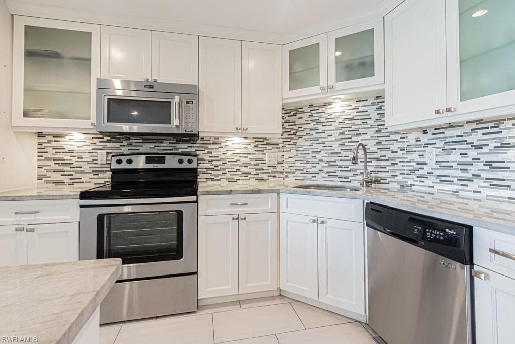 5 Bluebill Ave 303, Naples, FL 34108-6