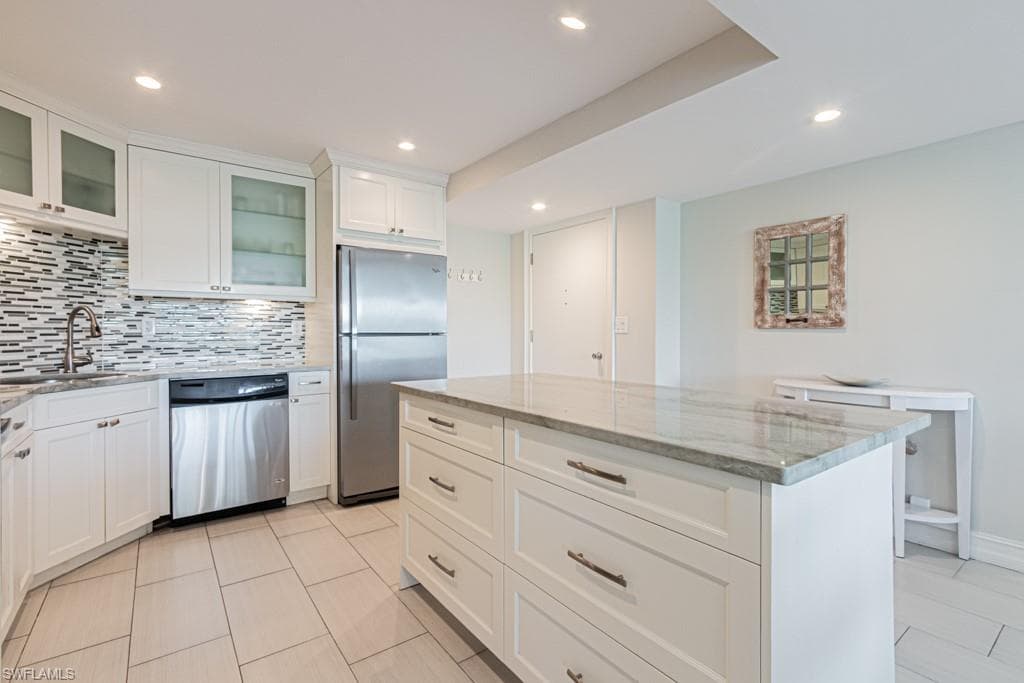 5 Bluebill Ave 303, Naples, FL 34108-8