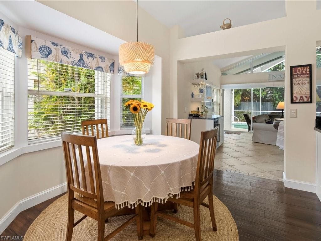 363 Pindo Palm Dr, Naples, FL 34104-14