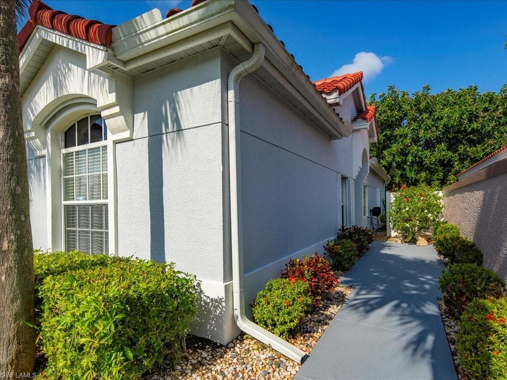 363 Pindo Palm Dr, Naples, FL 34104-27