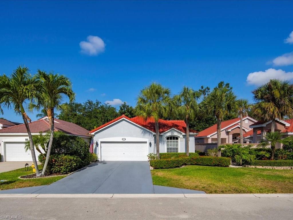 363 Pindo Palm Dr, Naples, FL 34104-3