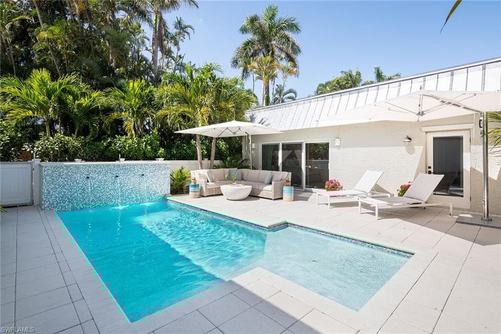 4830 West Blvd, Naples, FL 34103-17