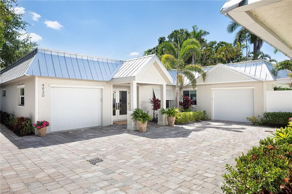 4830 West Blvd, Naples, FL 34103-2