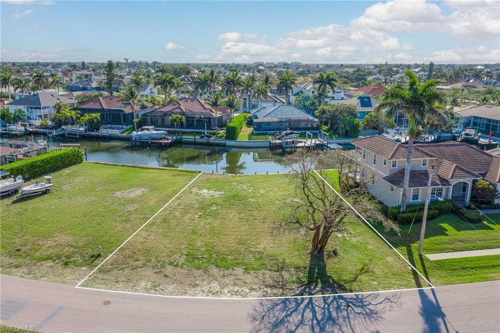 475 Barcelona Ct, Marco Island, FL 34145-13