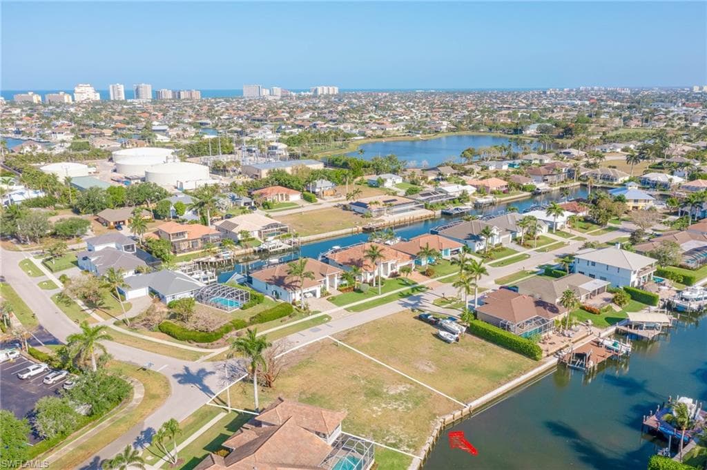 475 Barcelona Ct, Marco Island, FL 34145-14