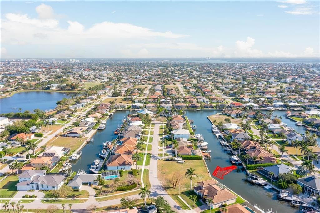 475 Barcelona Ct, Marco Island, FL 34145-4