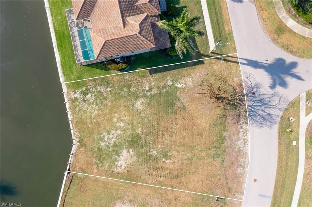 475 Barcelona Ct, Marco Island, FL 34145-5
