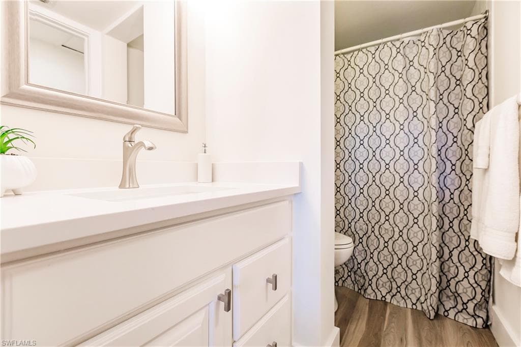 600 Neapolitan Way 228, Naples, FL 34103-18