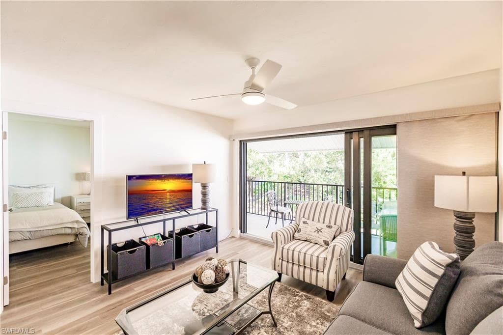 600 Neapolitan Way 228, Naples, FL 34103-3