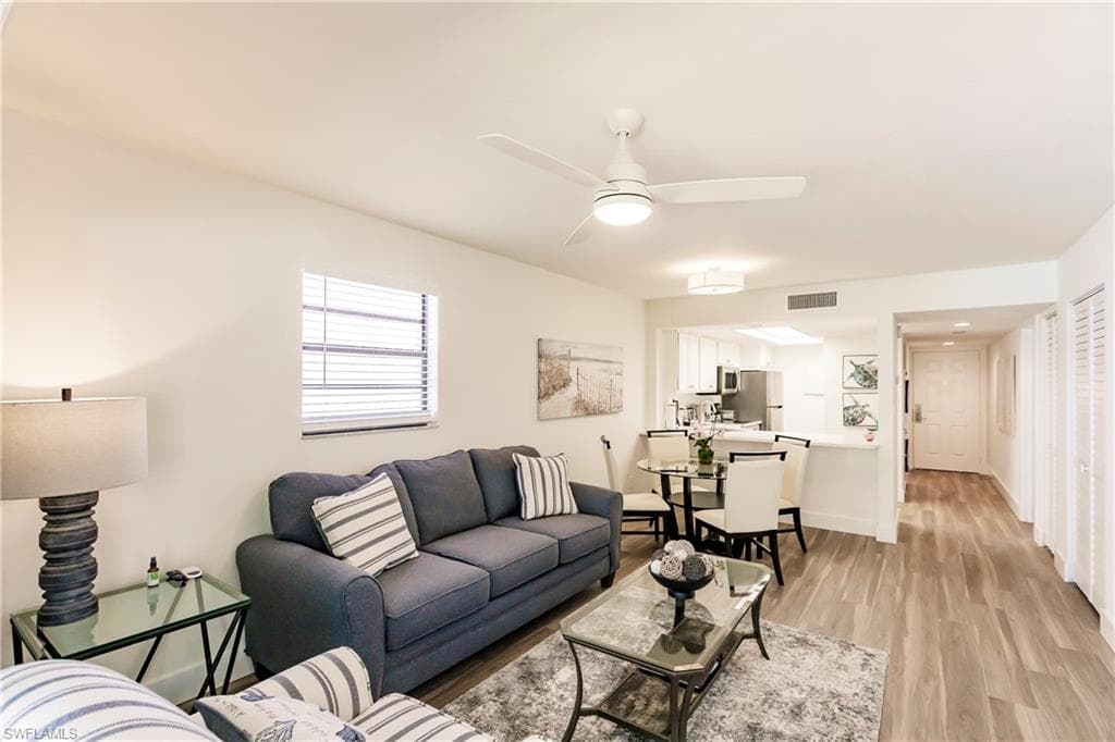 600 Neapolitan Way 228, Naples, FL 34103-4