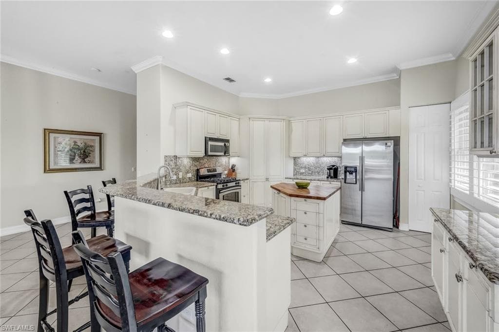 8442 Mallards Way, Naples, FL 34114-12