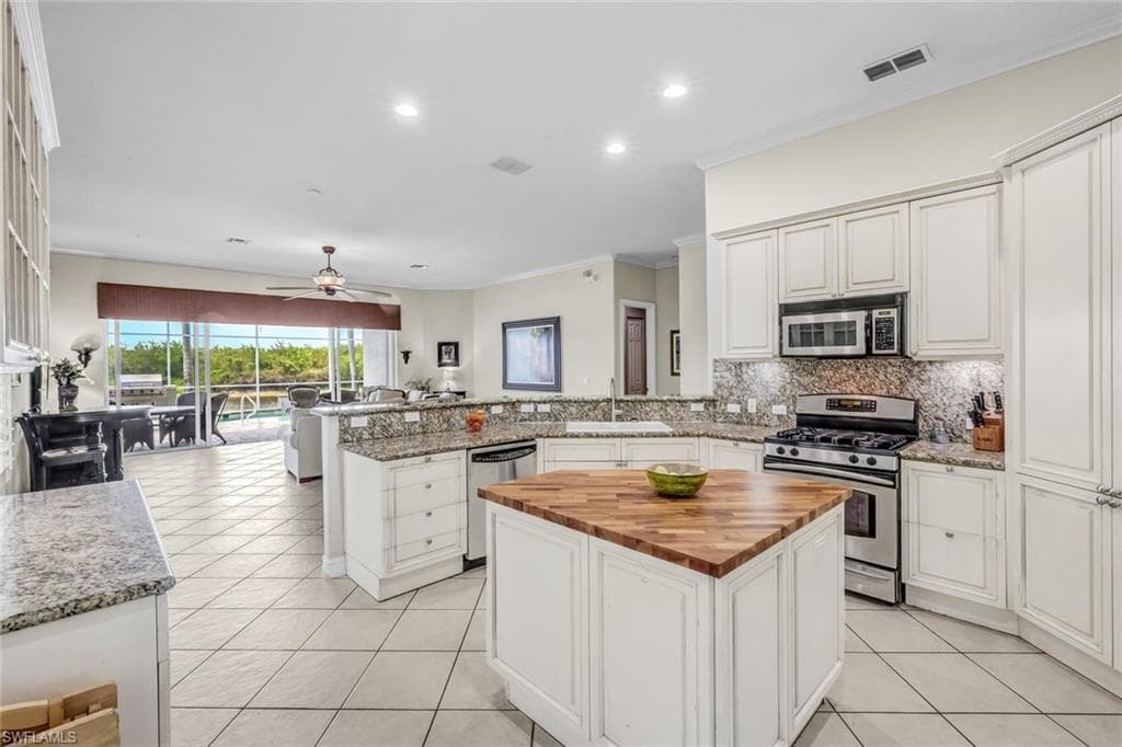 8442 Mallards Way, Naples, FL 34114-14