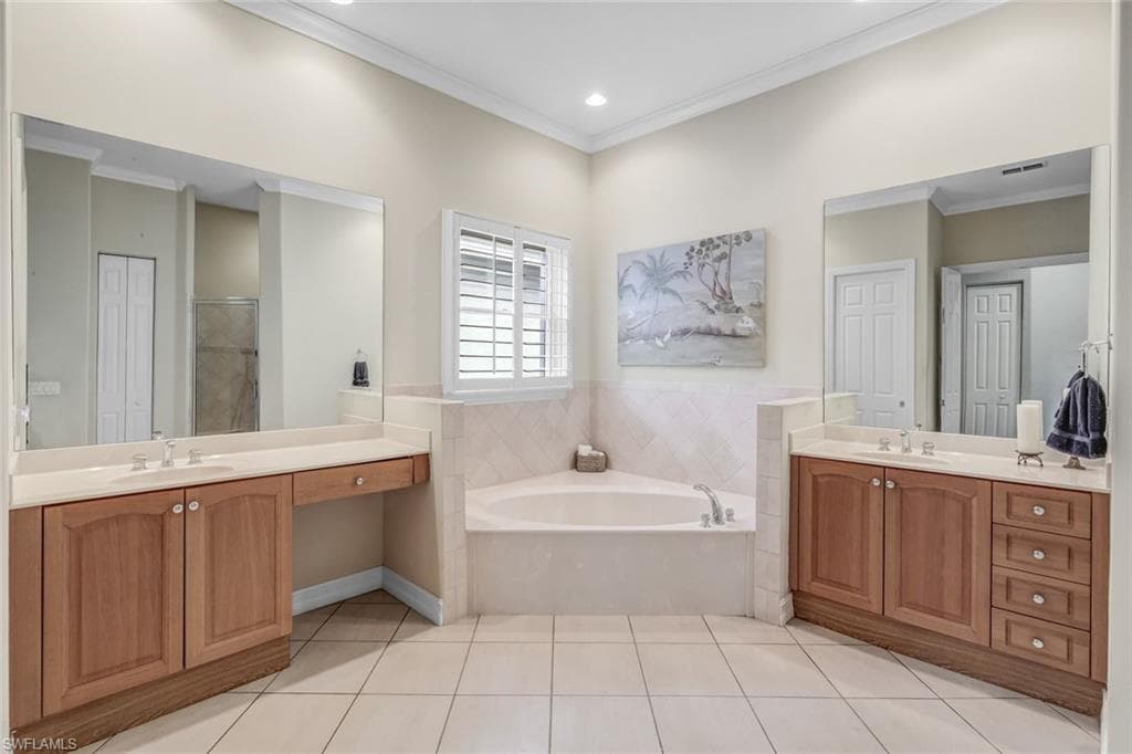 8442 Mallards Way, Naples, FL 34114-17
