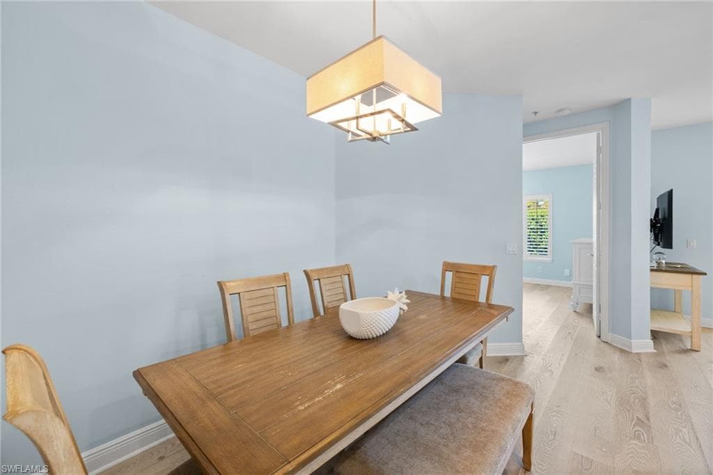 1305 Sweetwater Cv 104, Naples, FL 34110-16