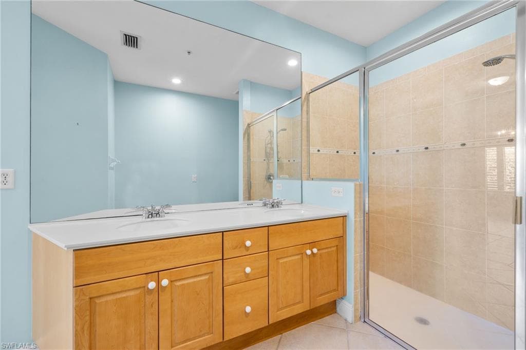 1305 Sweetwater Cv 104, Naples, FL 34110-21