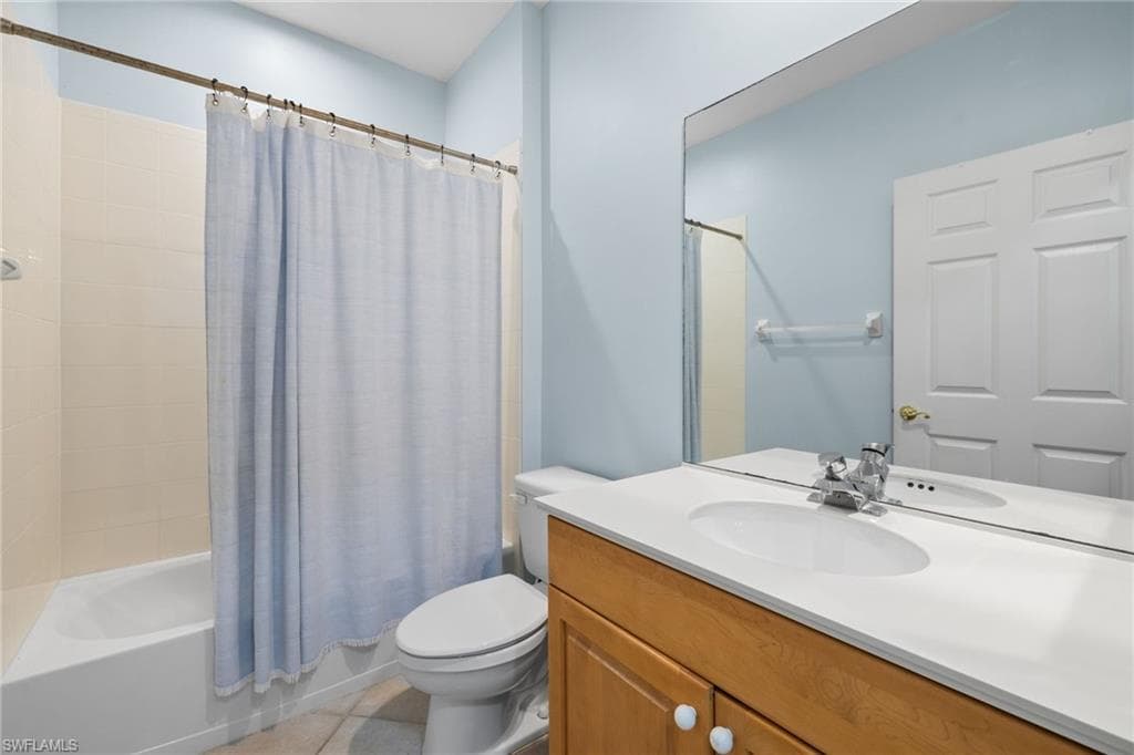 1305 Sweetwater Cv 104, Naples, FL 34110-27