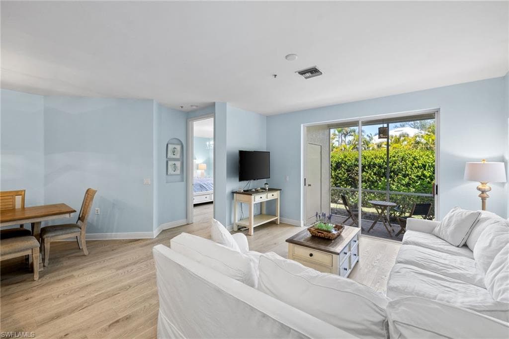 1305 Sweetwater Cv 104, Naples, FL 34110-5