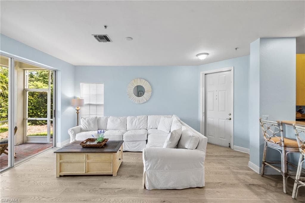 1305 Sweetwater Cv 104, Naples, FL 34110-6