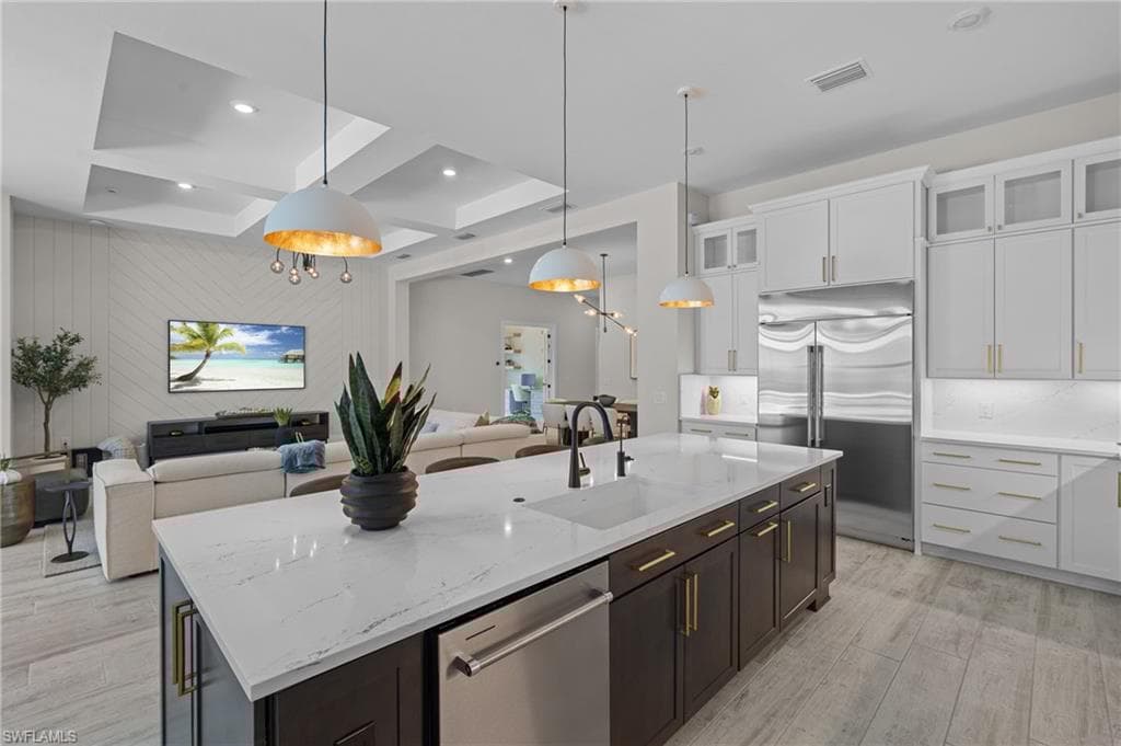 16198 Verilyn Cir, Naples, FL 34110-13