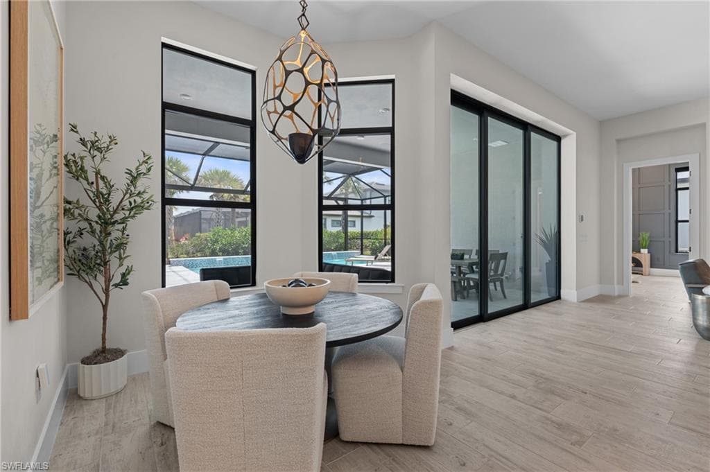 16198 Verilyn Cir, Naples, FL 34110-16