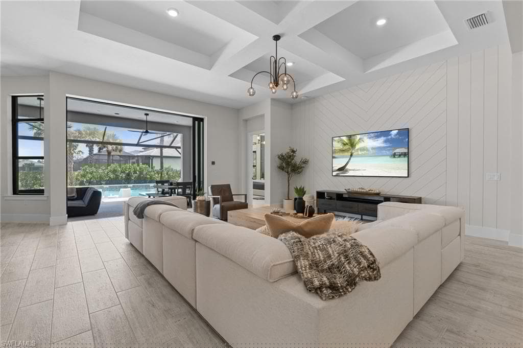 16198 Verilyn Cir, Naples, FL 34110-18