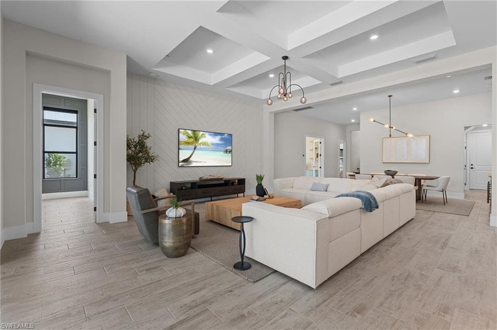 16198 Verilyn Cir, Naples, FL 34110-19