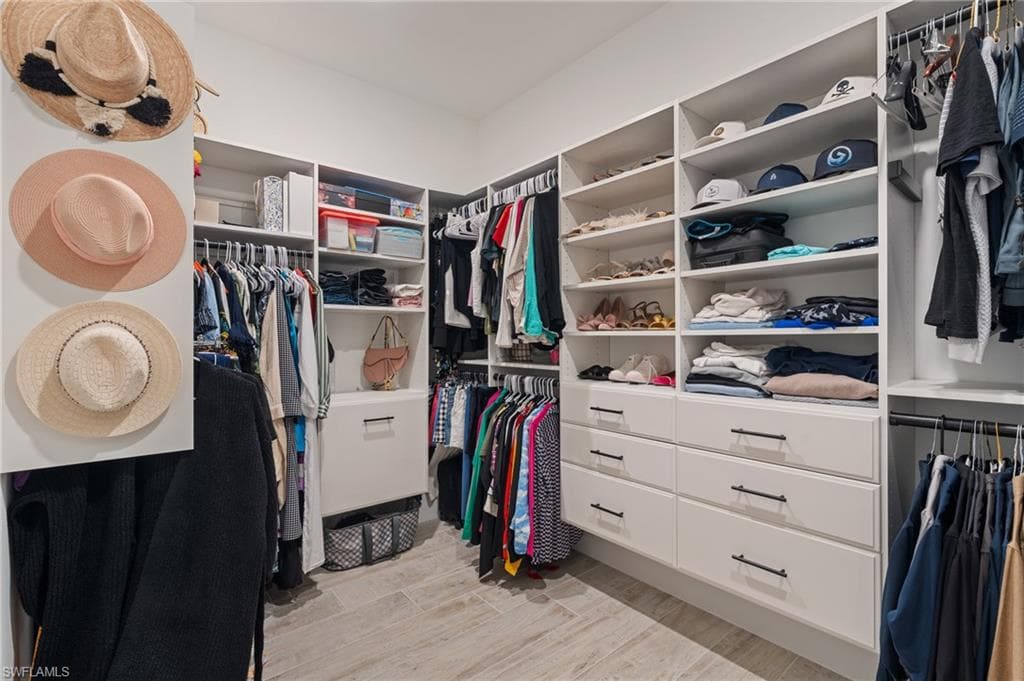 16198 Verilyn Cir, Naples, FL 34110-25