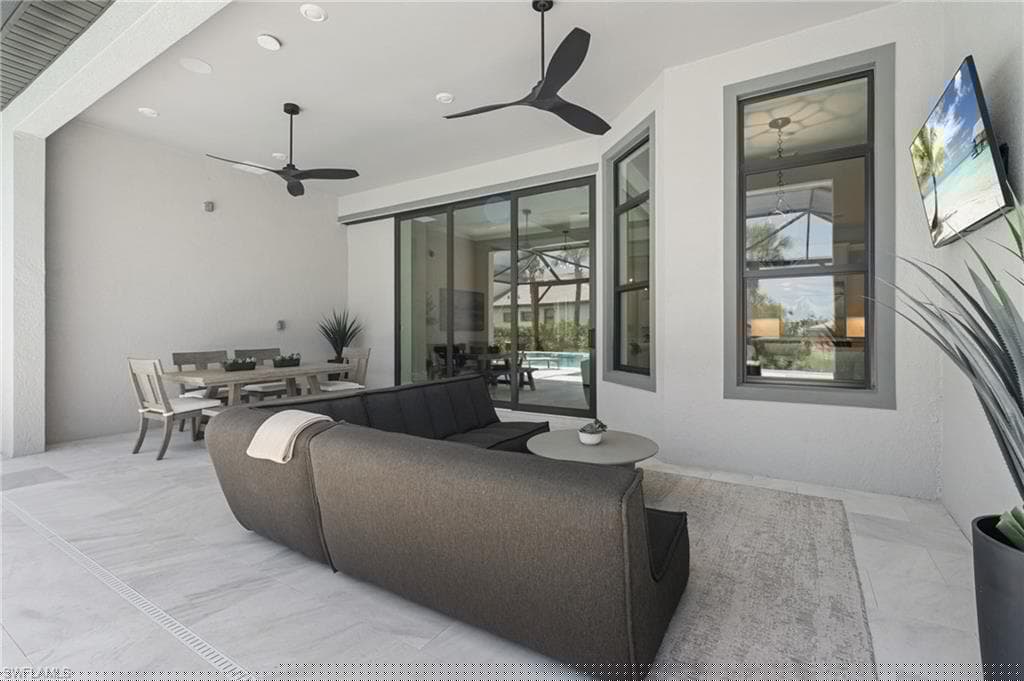 16198 Verilyn Cir, Naples, FL 34110-42