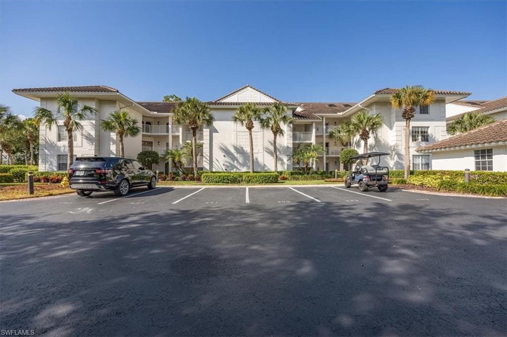 782 Eagle Creek Dr 203, Naples, FL 34113-1