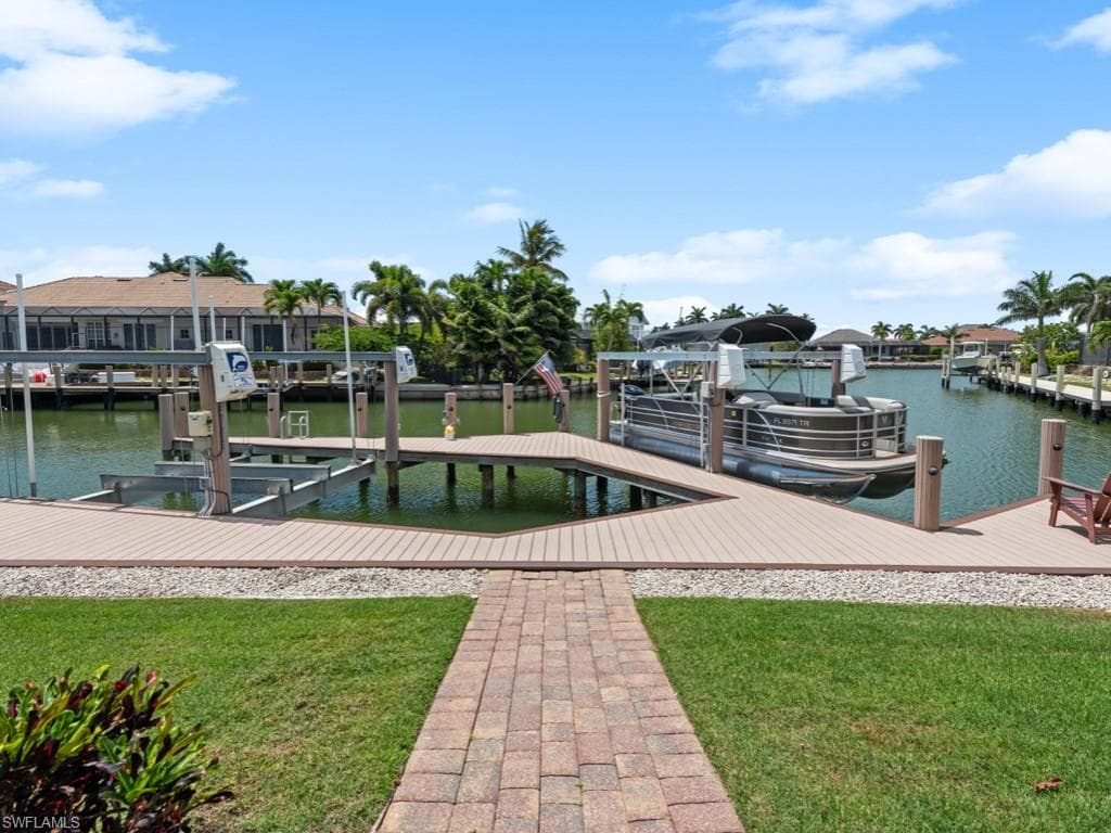 580 Goldcoast Ct, Marco Island, FL 34145-2