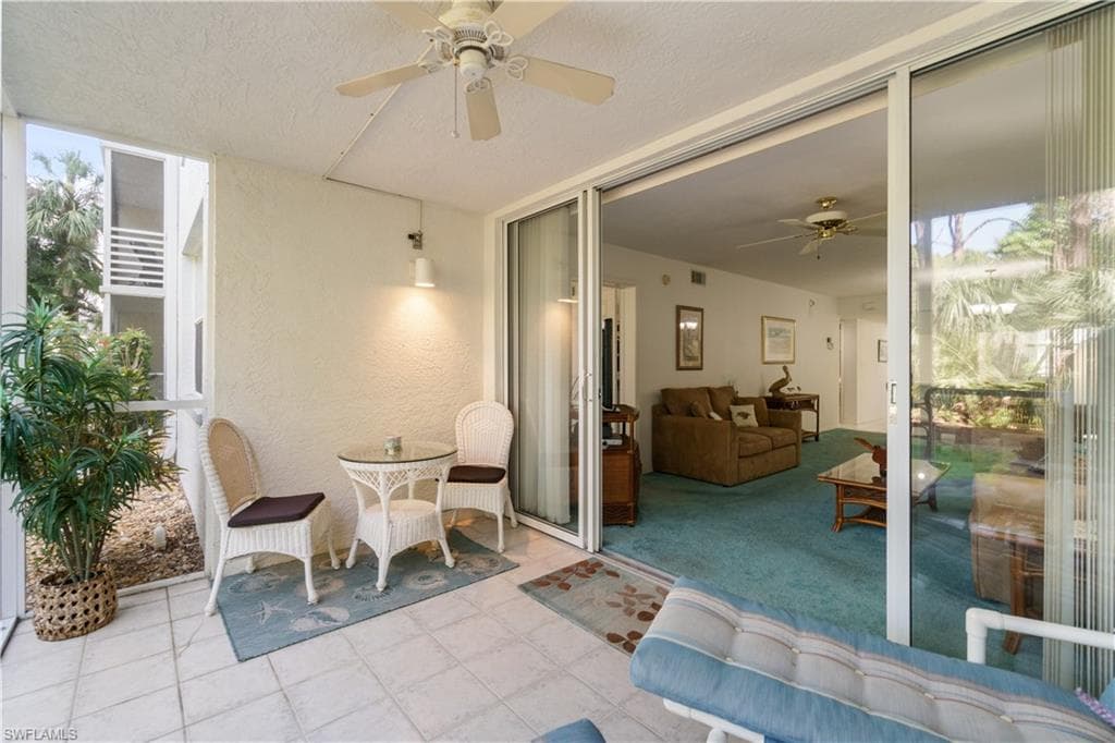 290 Naples Cove Dr 2103, Naples, FL 34110-19