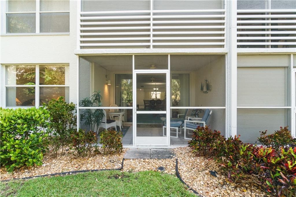 290 Naples Cove Dr 2103, Naples, FL 34110-3