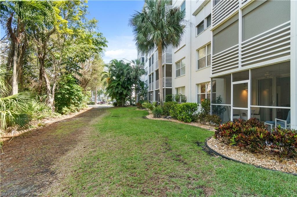 290 Naples Cove Dr 2103, Naples, FL 34110-4