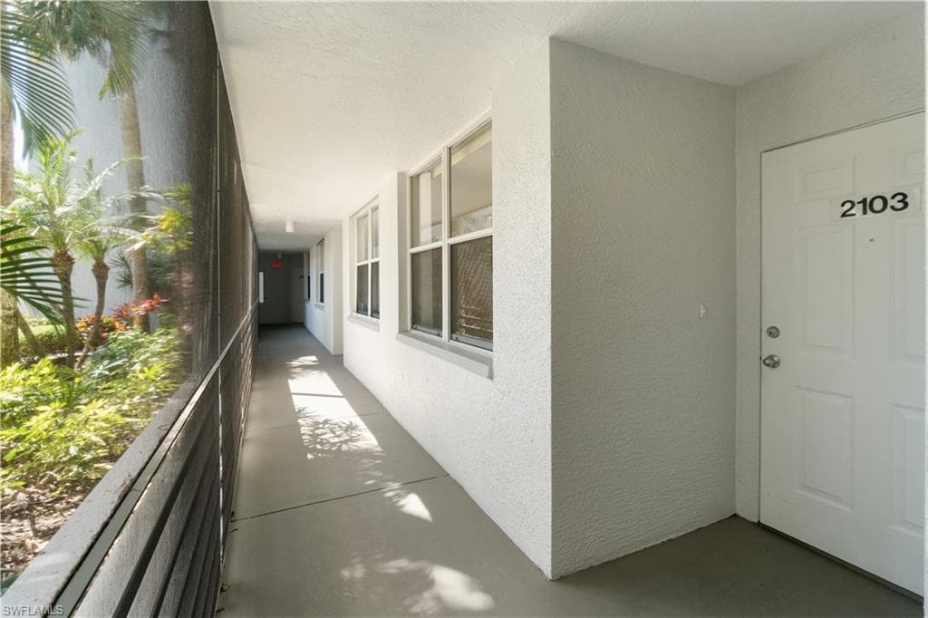 290 Naples Cove Dr 2103, Naples, FL 34110-6