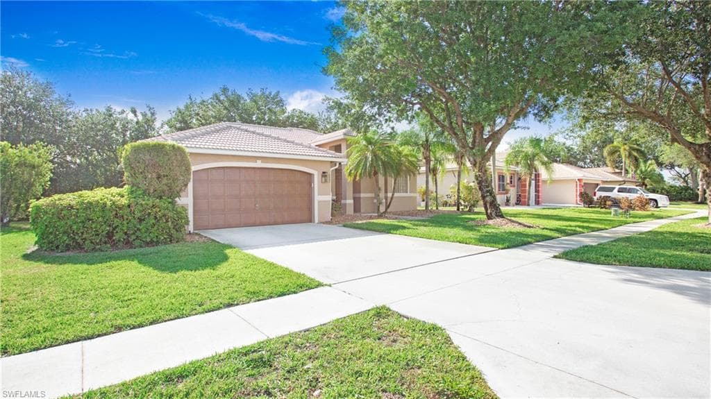761 Grand Rapids Blvd, Naples, FL 34120-21