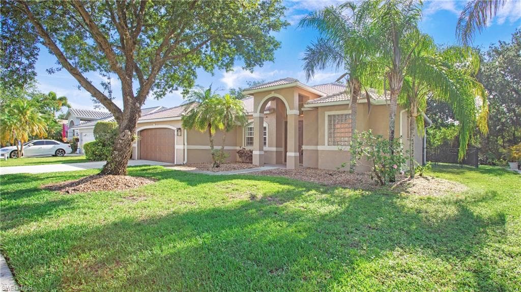 761 Grand Rapids Blvd, Naples, FL 34120-22